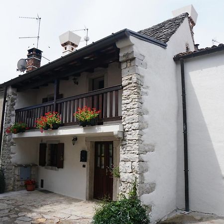 Casa Vacanze Alenka Borgo Grotta Gigante Exteriör bild