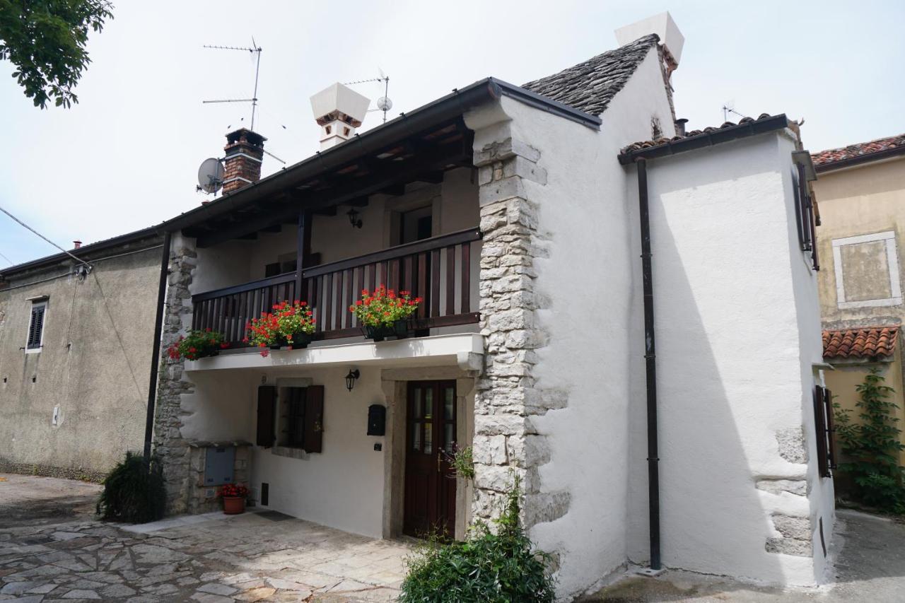 Casa Vacanze Alenka Borgo Grotta Gigante Exteriör bild